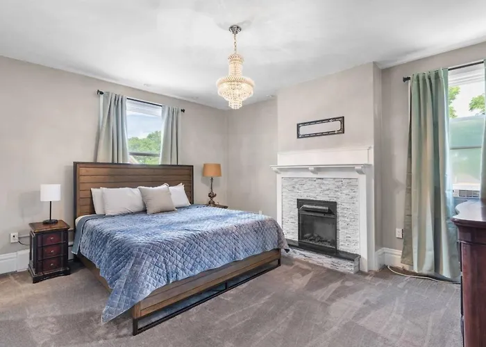 Mount Washington With Private Deck Sleeps 16 Holiday home *