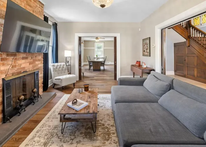 Mount Washington With Private Deck Sleeps 16 Pittsburgh